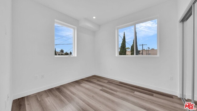 Building Photo - 667 Wilton Pl