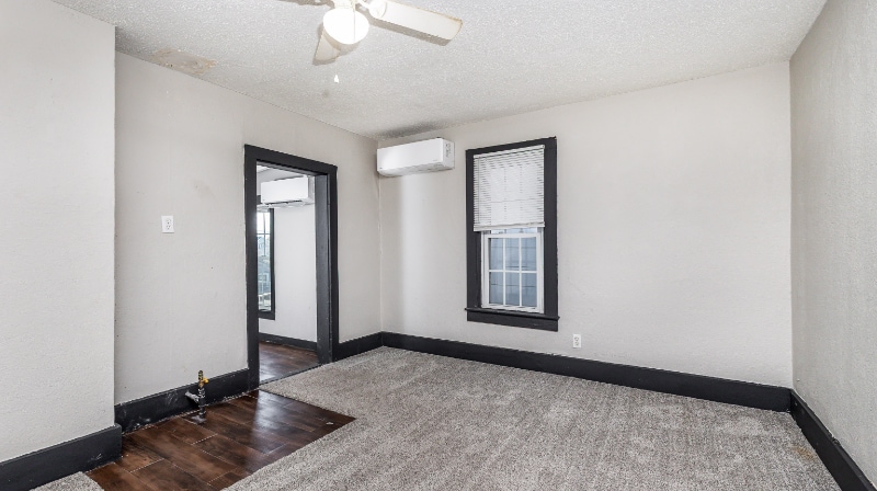 Building Photo - 1208 Rhomberg Ave