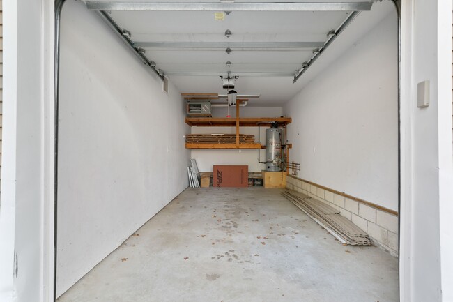 Building Photo - 13 Riverside Ln