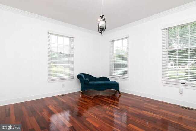 Building Photo - 5444 E Nithsdale Dr