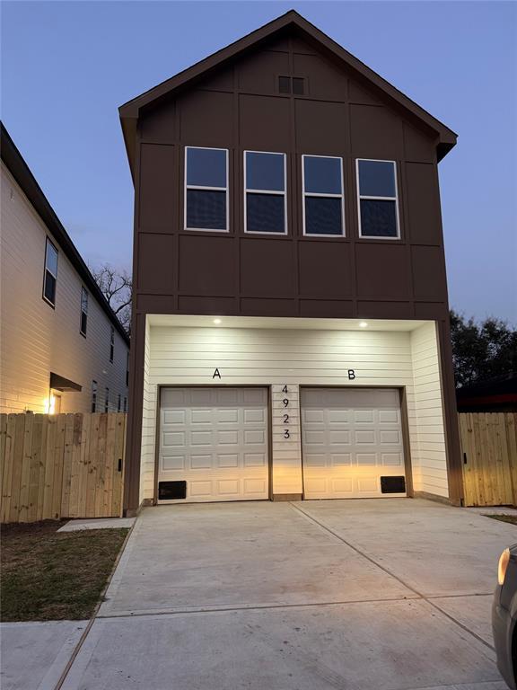Building Photo - 4923 Pederson St
