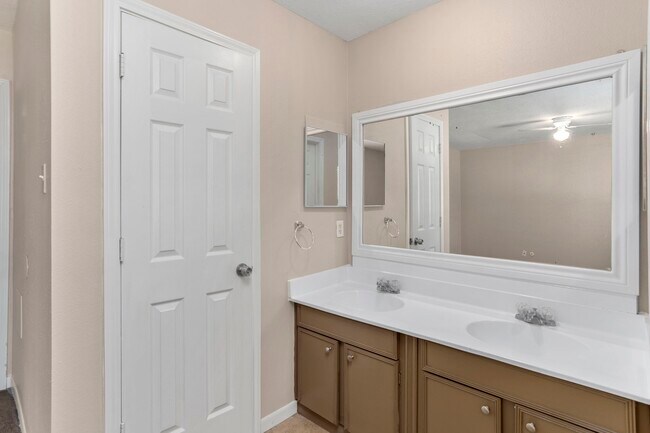 Building Photo - 2127 Union Mill Rd