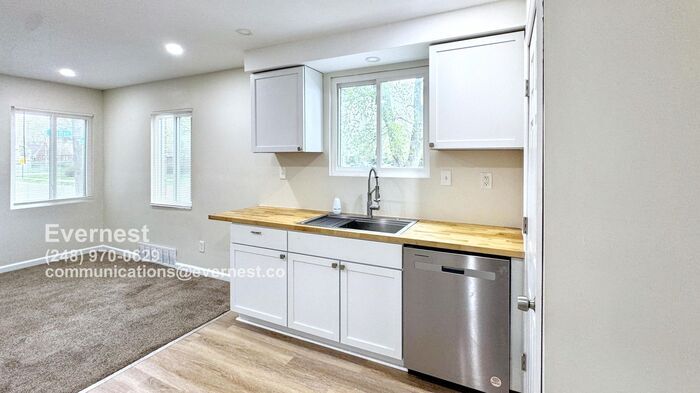 Building Photo - 20264 Stotter St