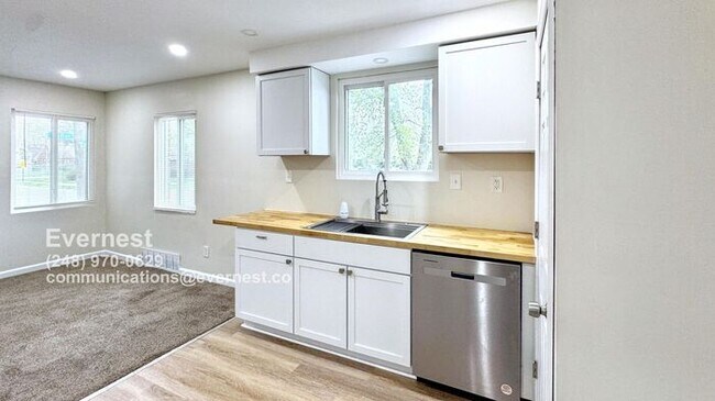 Building Photo - 20264 Stotter St