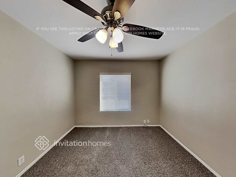 Building Photo - 661 N Sunland Dr