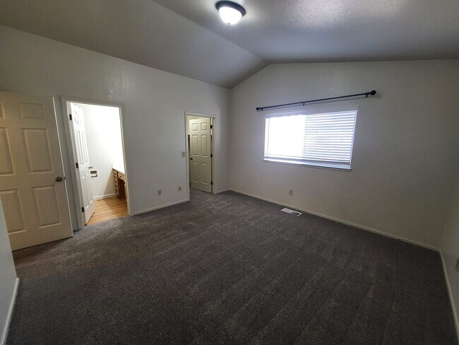Building Photo - 630 Boulder Cir