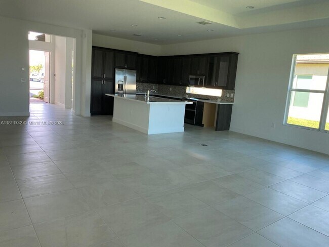 Building Photo - 7765 Wildflower Shores Dr