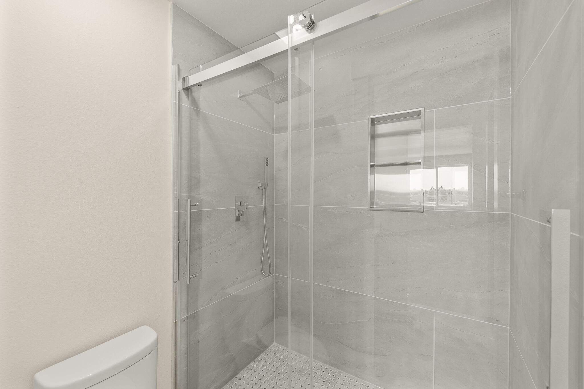 Primary Shower - 2200 Alki Ave SW