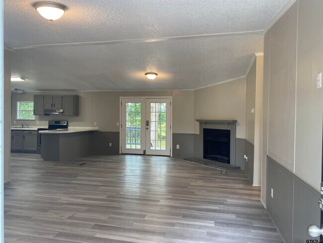 Building Photo - 22942 Shell Shore Dr