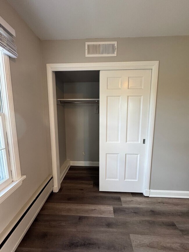 Building Photo - 400 N Webb Ave