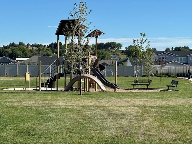 Building Photo - Beautiful 1 year old home available now!
