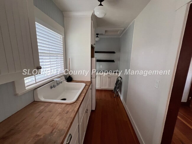 Building Photo - AVAILABLE APRIL- Charming 1 Bedroom/ 1 Bath