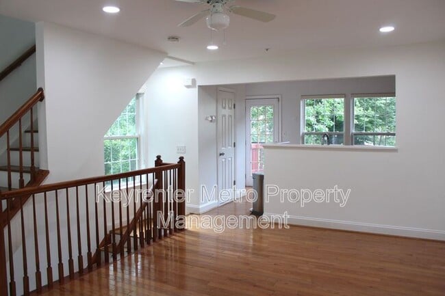 Building Photo - 13800 Fareham Ln