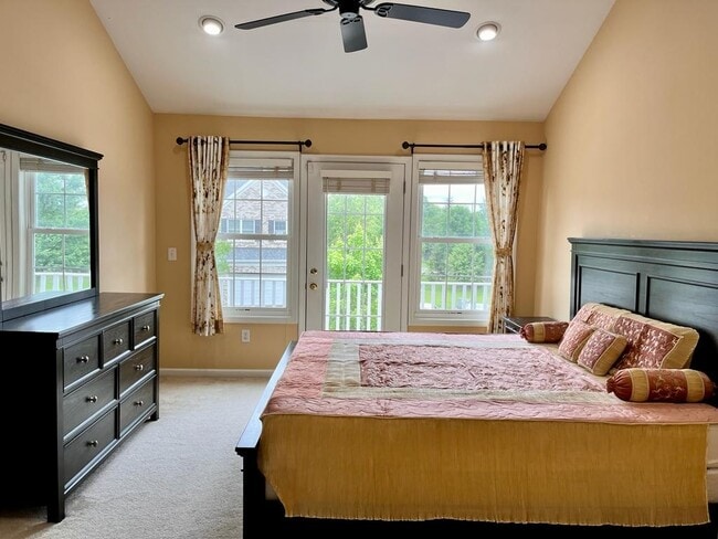 Building Photo - 65 Demarest Dr