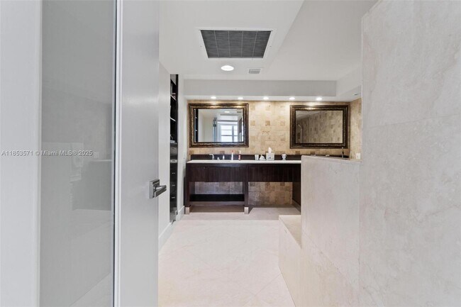 Building Photo - 5701 Collins Ave