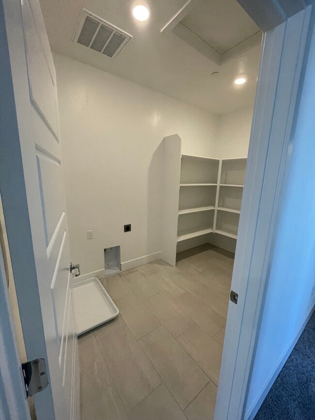 Building Photo - 4803 Lukella Dr