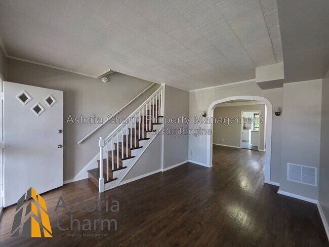 Building Photo - 1418 N Dukeland St