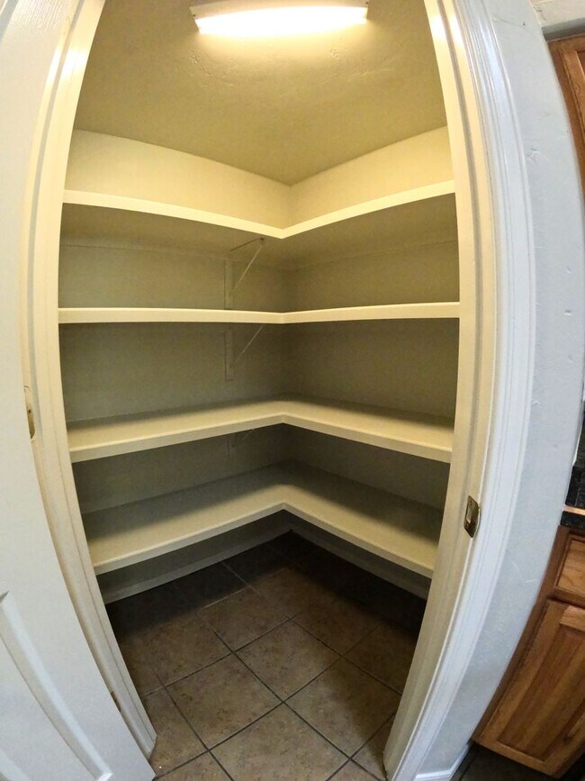 Building Photo - 2210 Dakota Dr