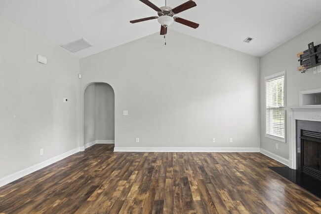 Building Photo - 144 Backfield Pl