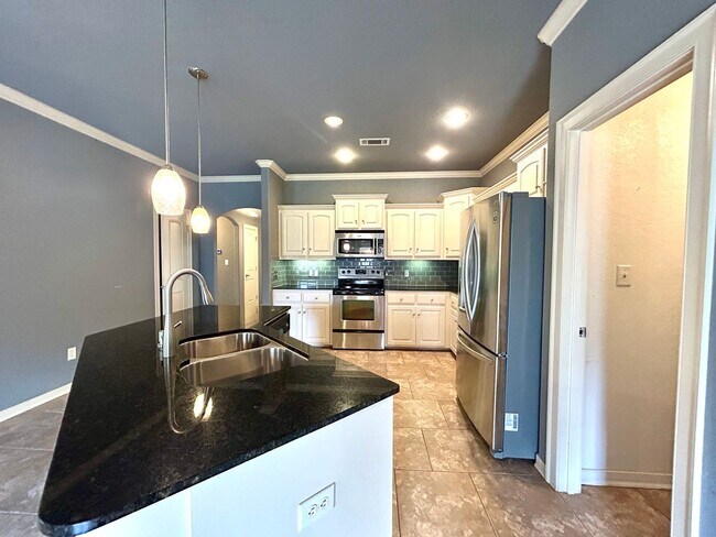 Building Photo - Stunning West Fayetteville Single Family Home