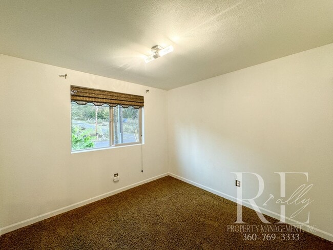 Building Photo - Single Story, Tranquil Gardens, 3-Car Garage!