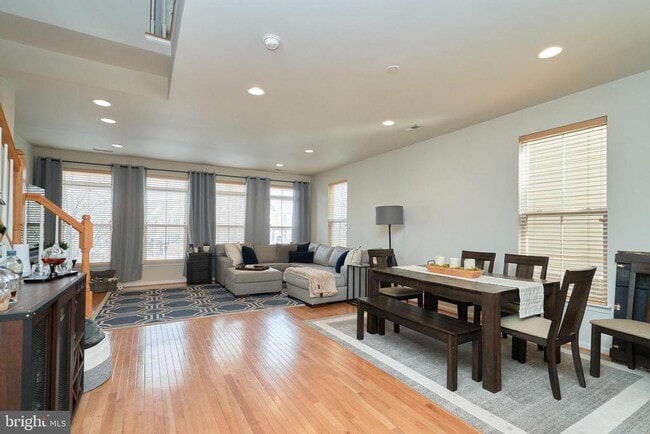 Building Photo - 3061 Waterloo Ln