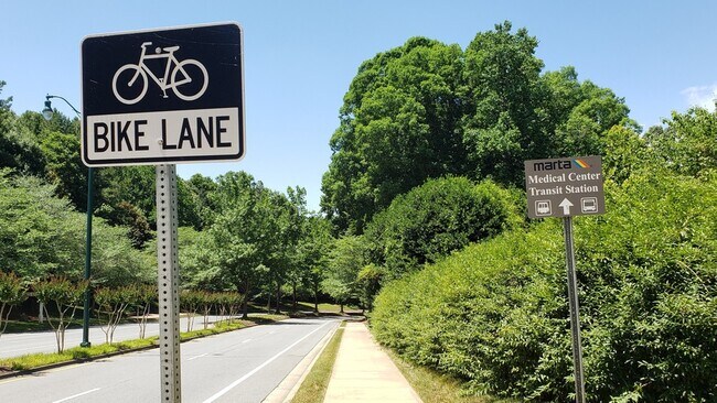 Building Photo - 10 Perimeter Summit Blvd