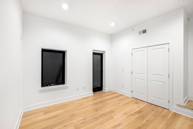 Building Photo - 1328 S 9th St