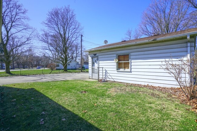 Building Photo - 17069 State Road 23