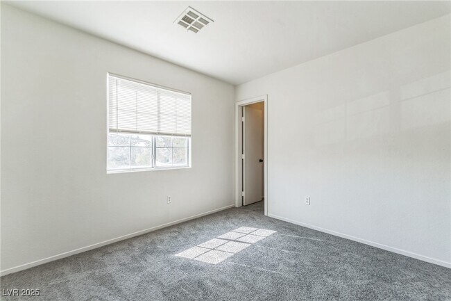Building Photo - 3335 Sutter's Fort St