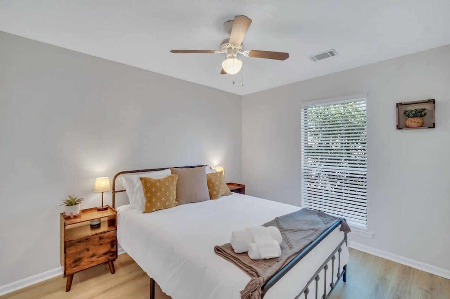 Building Photo - 313 Manden Rd