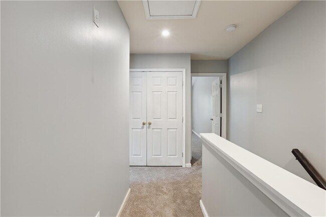 Building Photo - 1823 Devon Dr