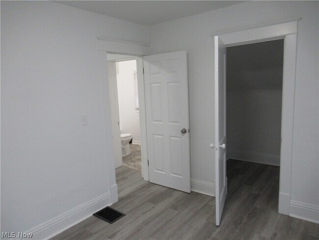 Building Photo - 378 Columbus St