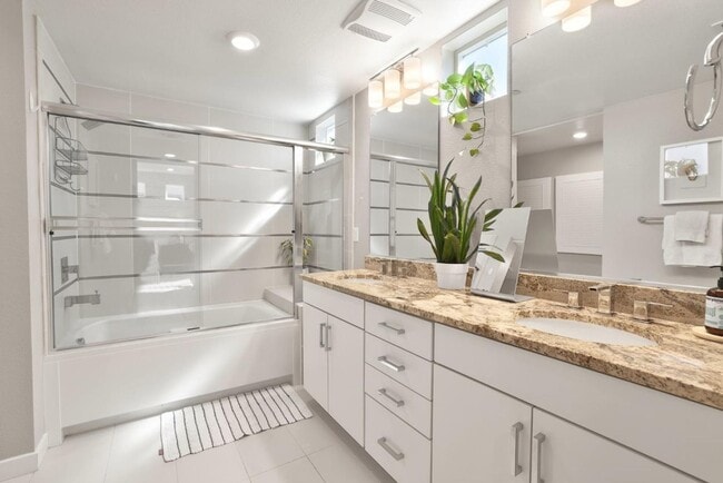 Building Photo - Milpitas Penthouse Condo 2 bed / 2 bath, m...