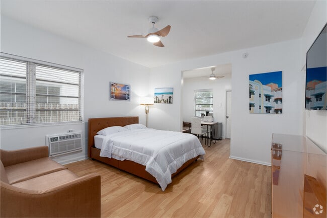 Interior Photo - The Bellmore