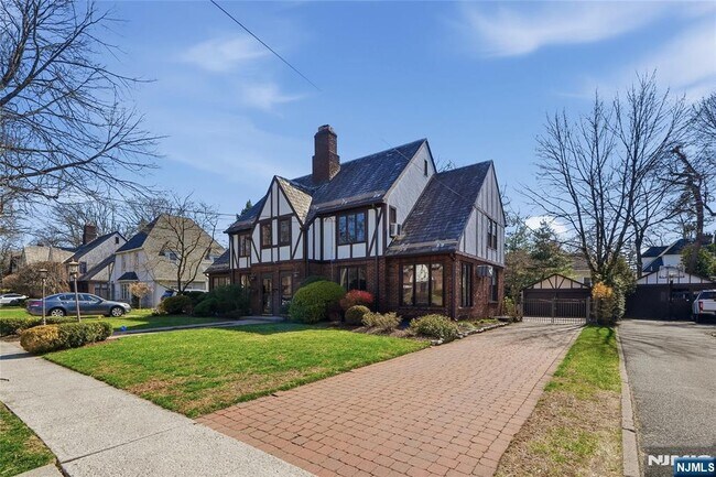 Building Photo - 54 Pomander Walk