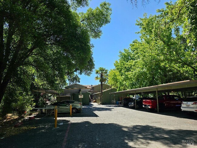 Primary Photo - 1300 Pine St