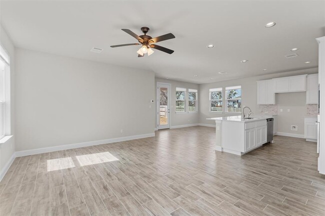 Building Photo - 205 Riverhill Cv