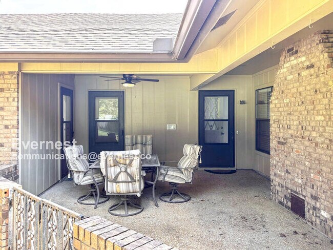 Building Photo - 37 Crossgates Dr