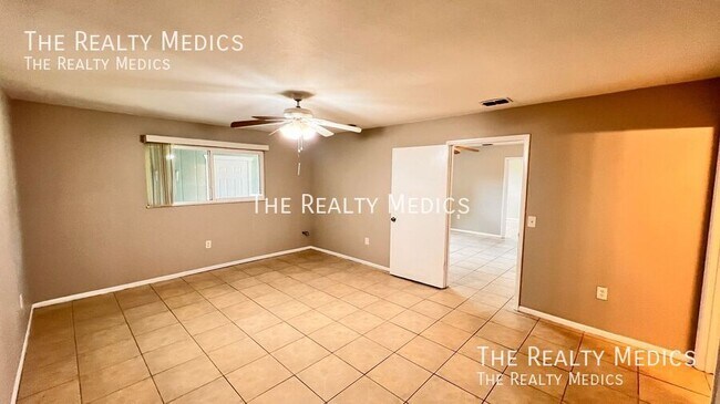 Building Photo - 1430 Monroe St