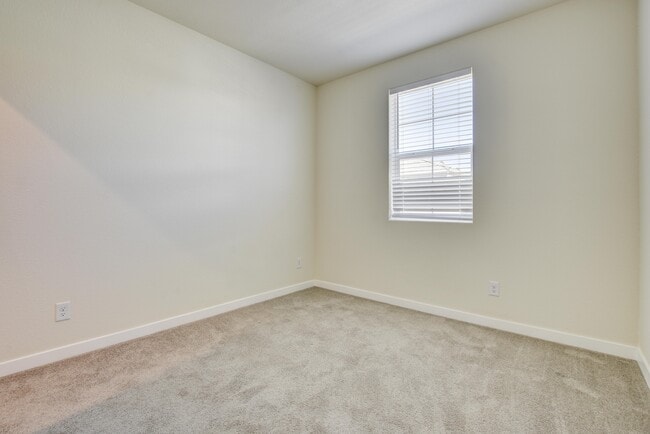 Building Photo - 3525 Sparrow Ct