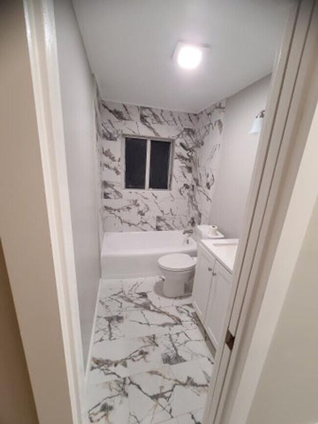 Building Photo - 1520 N 25th Ave