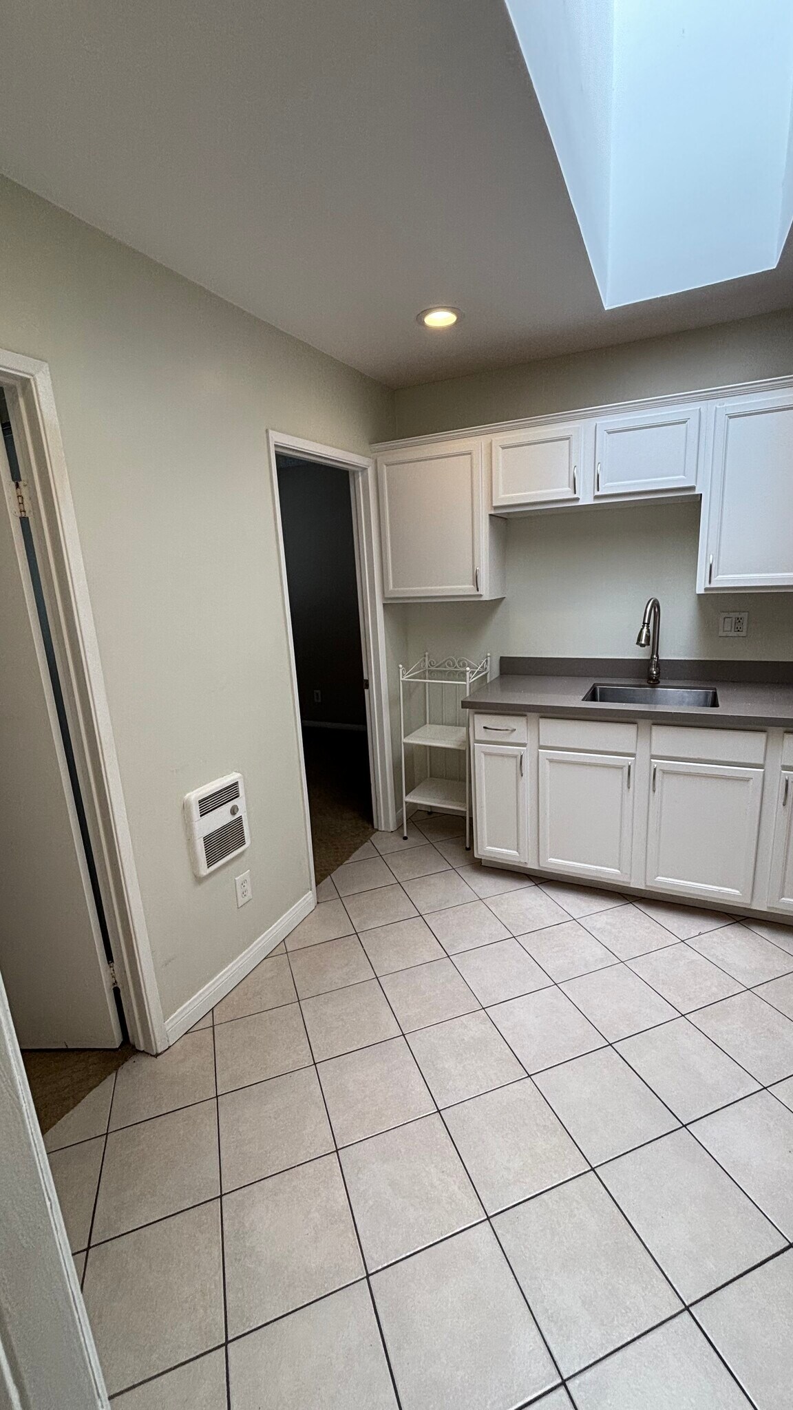 Kitchen - 3949 1/2 32nd St