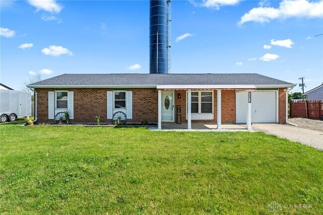 Building Photo - 10975 Comanche Dr