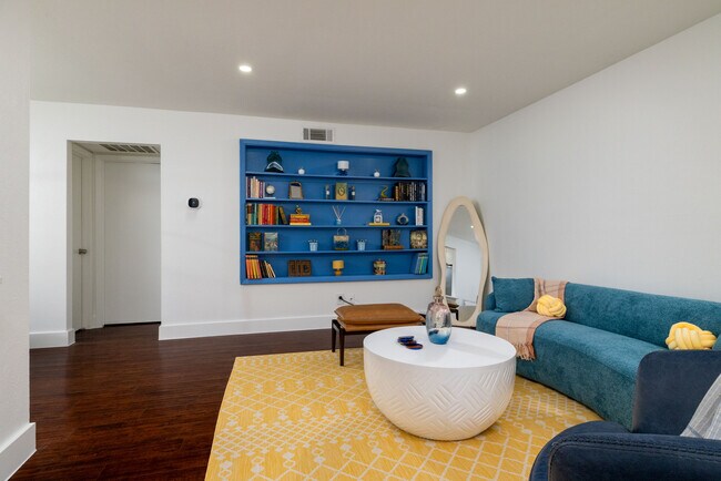 Building Photo - 12888 Montfort Dr