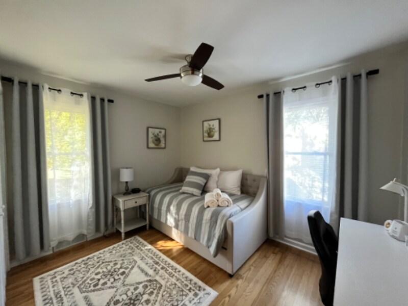 Building Photo - 8024 Outlook Dr