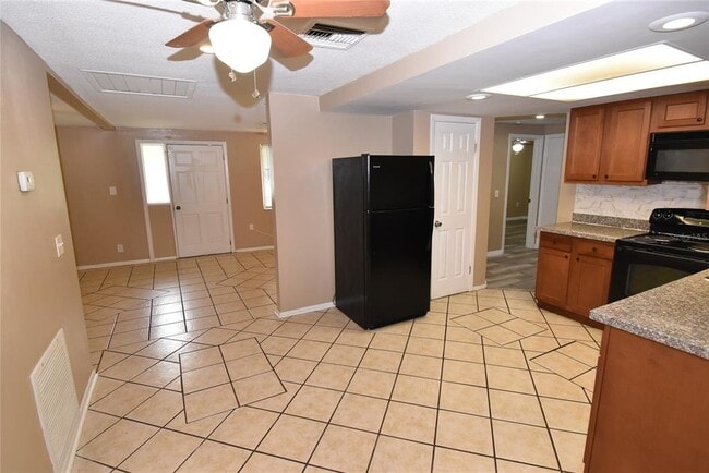 Building Photo - 7524 Galahad Rd