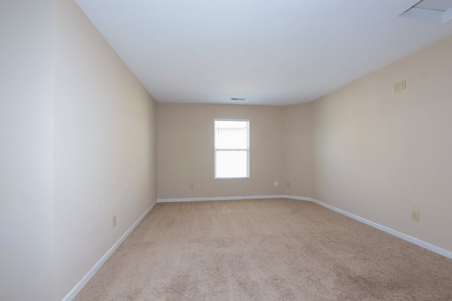 Building Photo - 831 Skywatch Ln