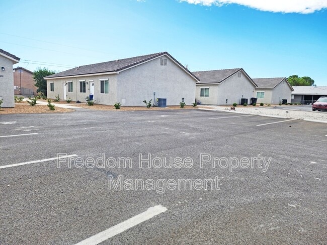Building Photo - 1111 Sixshooter Ave