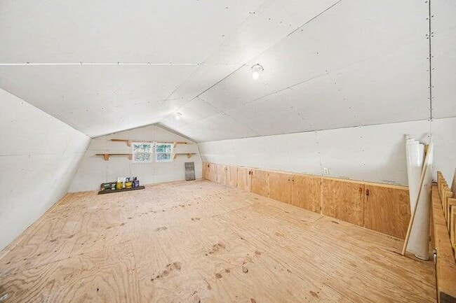 Building Photo - 5990 Plymouth Rd